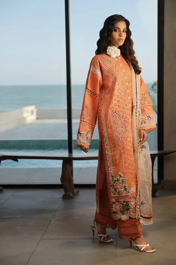 Xuri - Luxury Lawn '24 - Maryam Hussain - Image 4