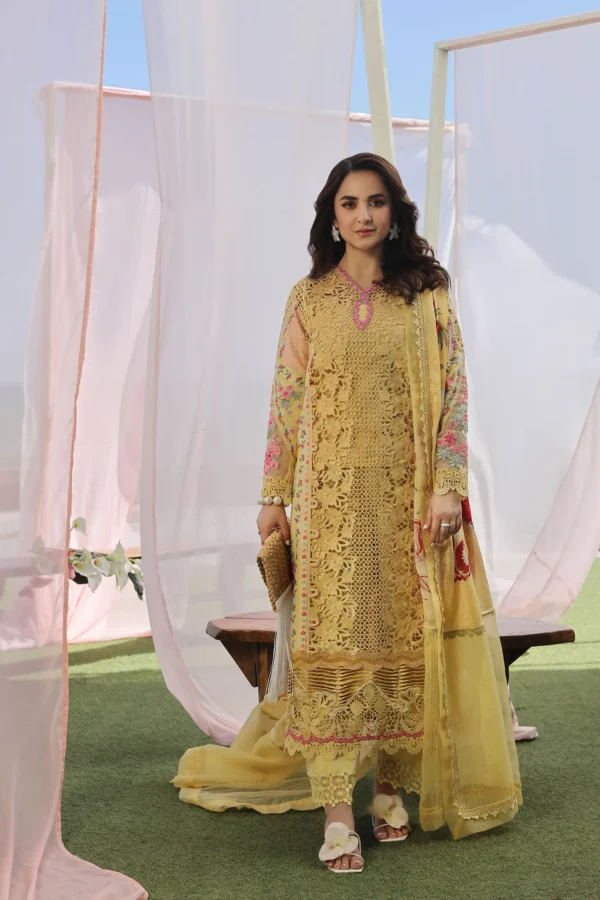 Tropica - Luxury Lawn '24 - Maryam Hussain