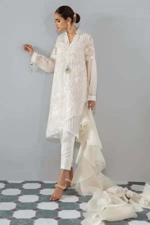 Zainab Salman Timeless Whites By Nooreh