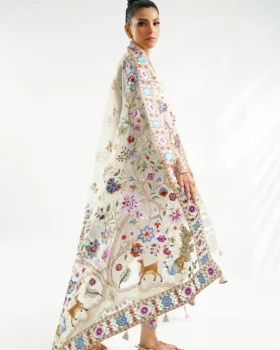 Sania Maskatiya Inaya Formals By Syris