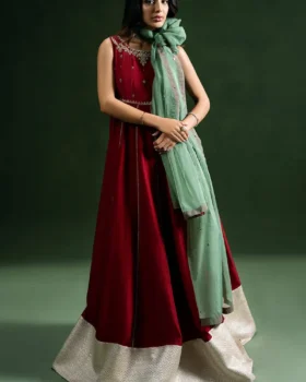 Zainab Salman Luna Festive Enchanting Rose