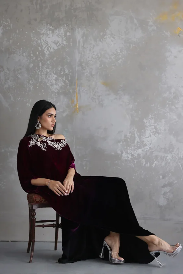 Rozina Munib | Velvet | MIRA-05