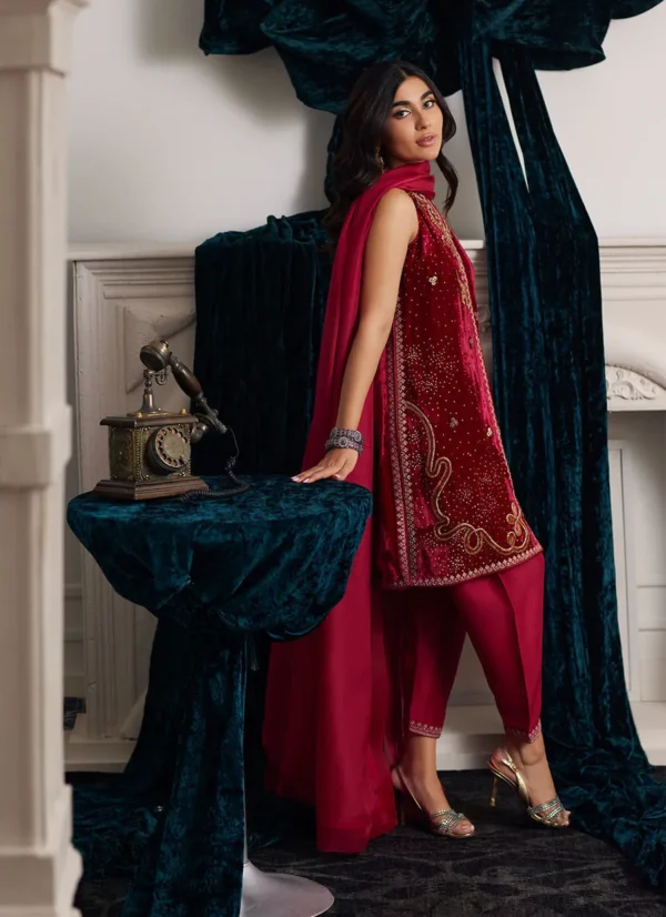 Farah Talib Aziz Velvet Ismaya Shirt And Dupatta