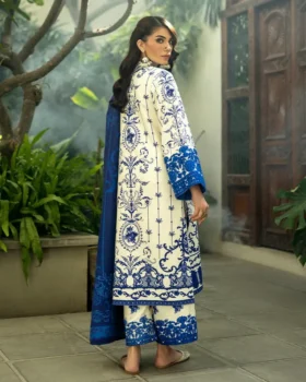 Zainab Chottani Winter Shawls | Rania