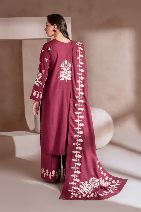 UE-362 Embroidered Khaddar | Iznik