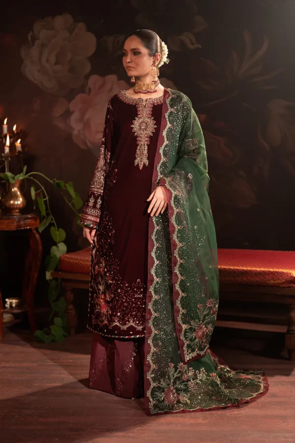 IV-39 Embroidered Velvet | Iznik