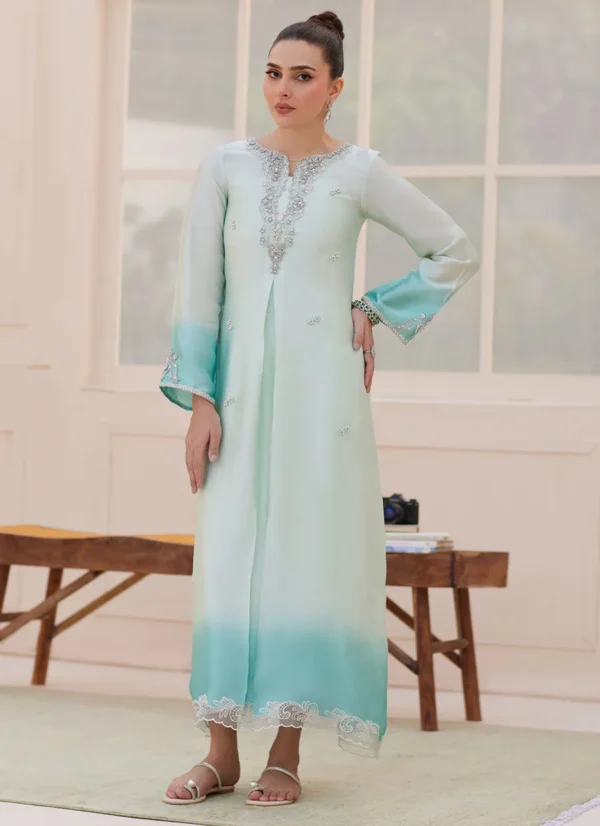 Farah Talib Aziz Zaza 25 | Palmira Aqua