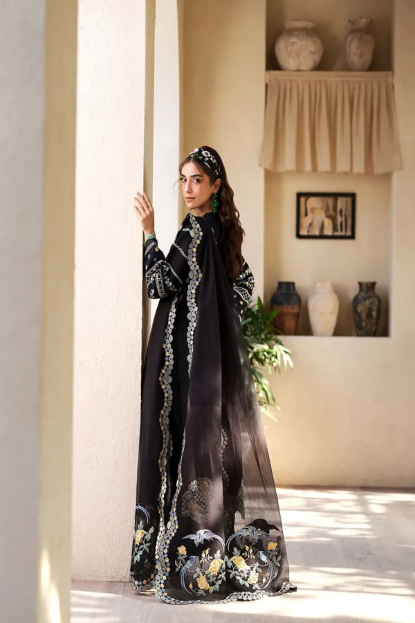 Maryam Hussain Luxury Lawn - Dawn