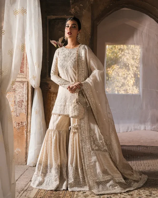 Faiza Saqlain Zimmal - Devina