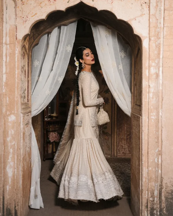 Faiza Saqlain Zimmal - Devina