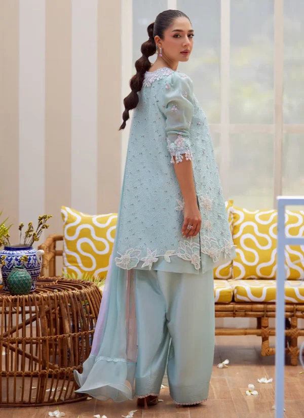 Farah Talib Aziz Tara Eid Luxe 25 - Noa