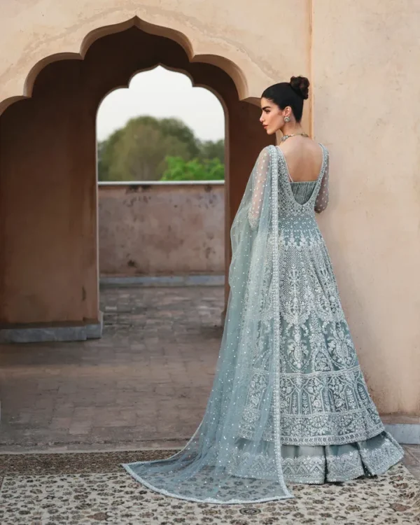Faiza Saqlain Aveira - Dorien