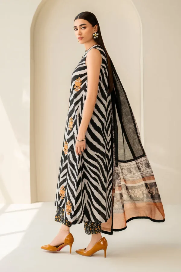 Baroque Digital Printed Lawn UF-4206