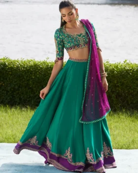 Farah Talib Aziz Mayna Festive Luxe Pret - Amaranth