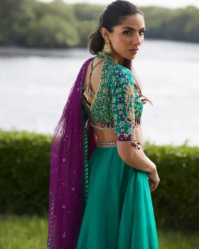 Farah Talib Aziz Mayna Festive Luxe Pret - Amaranth