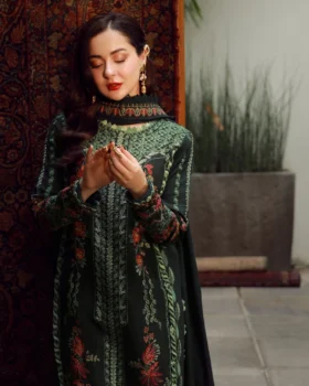 Maryam Hussain Winter Shawl 25 - Almas