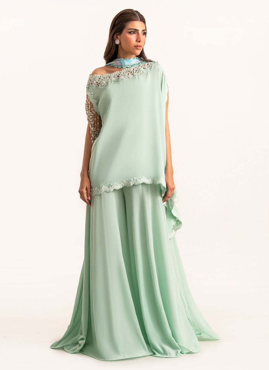 Farah Talib Aziz Lea Luxe – Anari