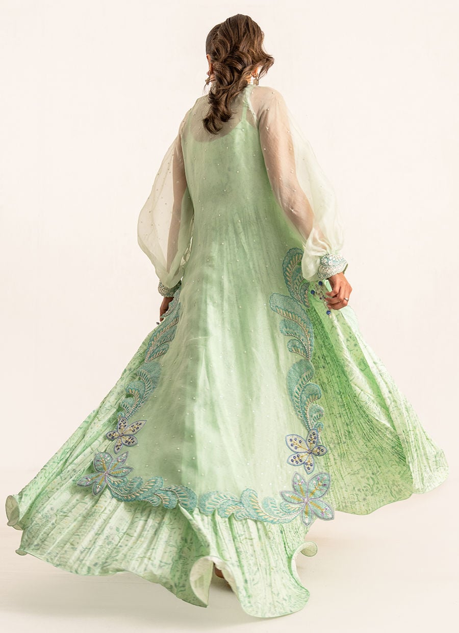 Farah Talib Aziz Lea Luxe - Belly