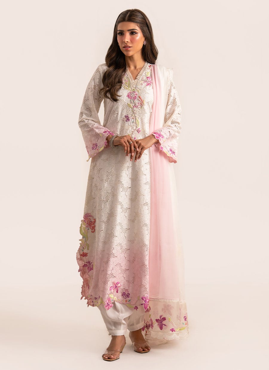 Farah Talib Aziz Lea Luxe – Roselle